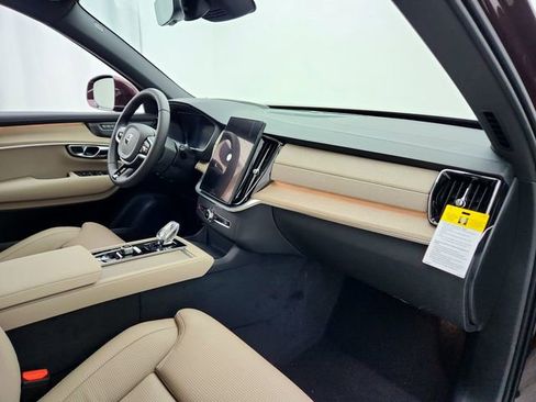 New 2026 Volvo XC90 T8 Ultra w/ Protection Package Premier image 13