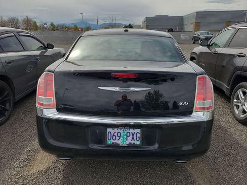 Used 2012 Chrysler 300 Limited image 12