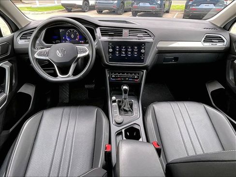Used 2022 Volkswagen Tiguan SE AWD/4WD image 21