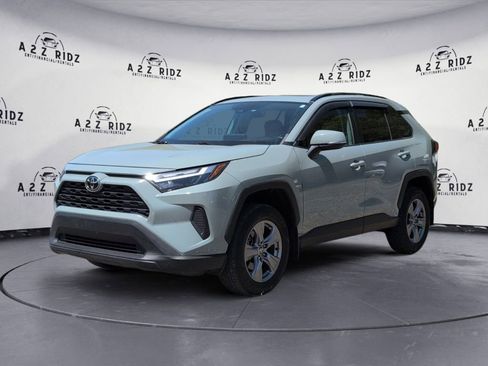 Used 2022 Toyota RAV4 XLE w/ Convenience Package AWD/4WD image 3
