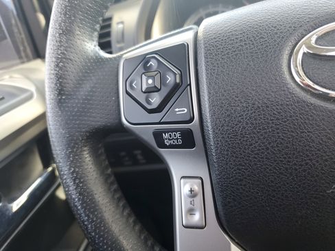 Used 2015 Toyota 4Runner Limited image 13