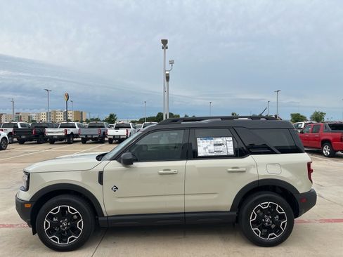 New 2025 Ford Bronco Sport Outer Banks image 11