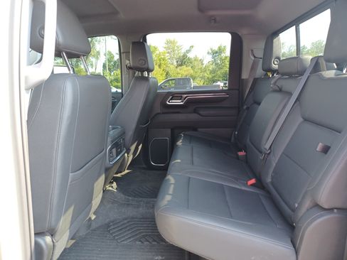 Used 2024 Chevrolet Silverado 3500 LTZ w/ LTZ Convenience Package AWD/4WD image 10