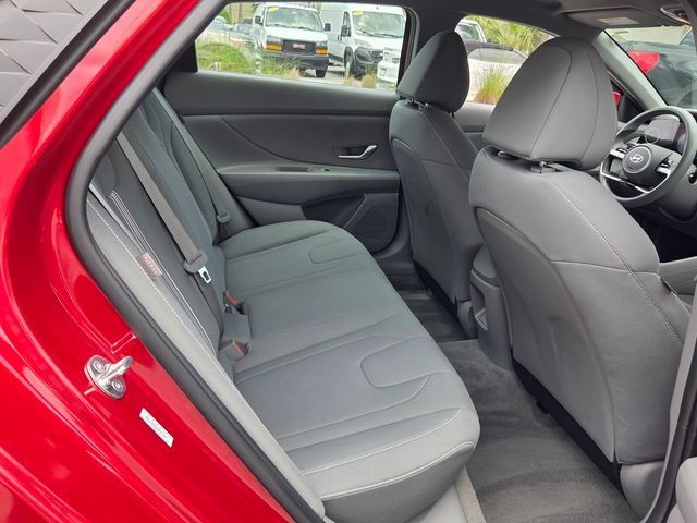 Used 2024 Hyundai Elantra SEL FWD image 16
