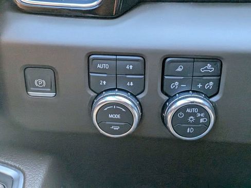 Used 2022 GMC Sierra 1500 Denali w/ Denali Reserve Package AWD/4WD image 24