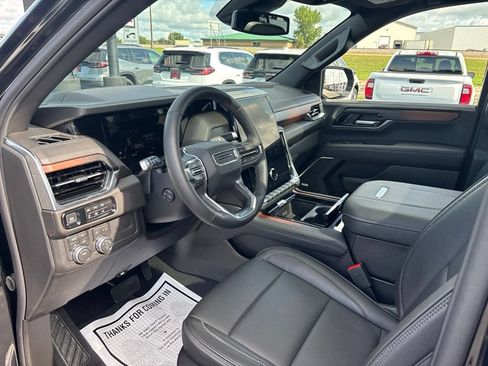 Used 2026 GMC Yukon Denali w/ Sun & Power Step Package AWD/4WD image 13