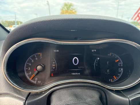 Used 2017 Jeep Grand Cherokee Laredo w/ Quick Order Package 2BE image 21