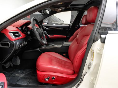 Used 2023 Maserati Ghibli GT RWD image 4