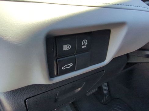 Used 2023 Toyota Highlander LE image 18