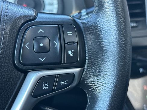 Used 2020 Toyota Sienna SE w/ SE Preferred Package image 31