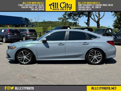 Used 2022 Honda Civic Touring image 4