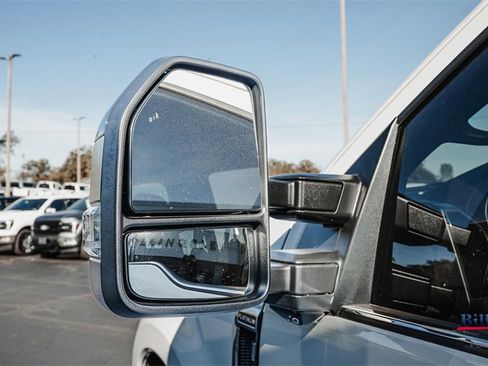 Used 2022 Ford F250 Platinum w/ FX4 Off-Road Package image 11