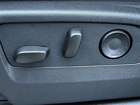 New 2026 Chevrolet Suburban Premier image 23