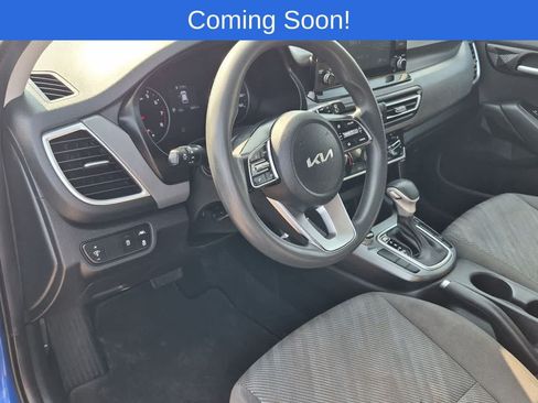 Used 2022 Kia Seltos LX AWD/4WD image 2