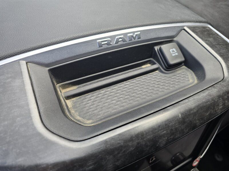 Used 2024 RAM 3500 Big Horn AWD/4WD image 34
