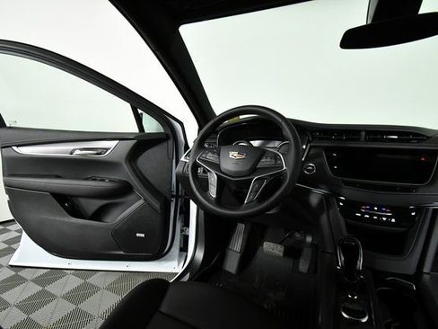 New 2025 Cadillac XT5 Luxury w/ LPO, Bronce Accent Package image 23