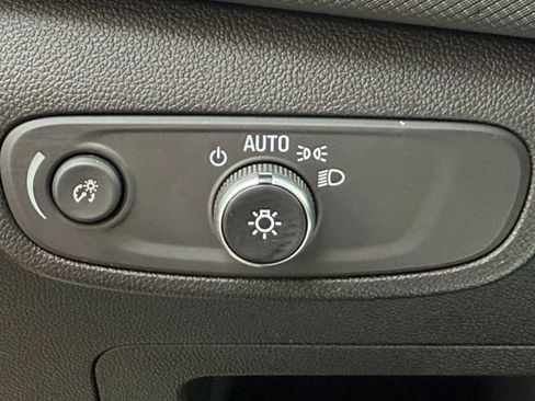 Used 2025 Chevrolet TrailBlazer LT image 32