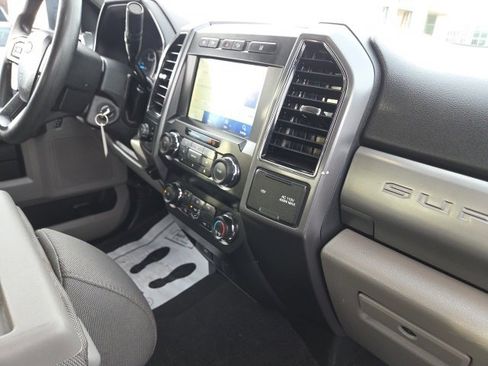 Used 2020 Ford F250 XLT w/ FX4 Off-Road Package image 32