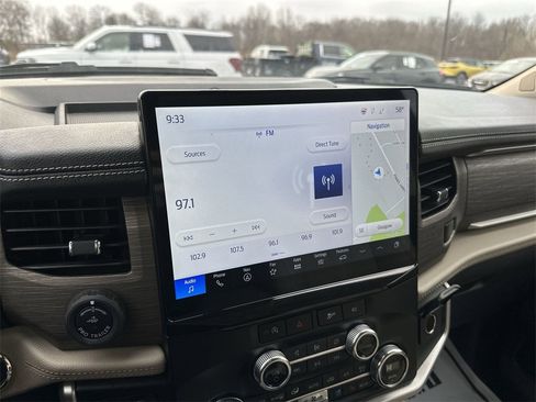 Used 2023 Ford Expedition Max Limited image 16