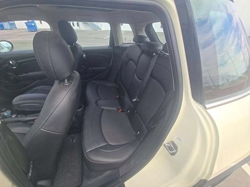 Used 2018 MINI Cooper 4-Door Hardtop FWD image 9