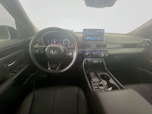 Used 2025 Honda Pilot TrailSport image 22