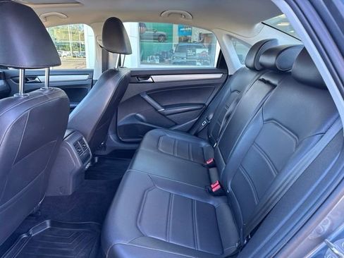 Used 2020 Volkswagen Passat 2.0T SE w/ Sunroof Package FWD image 21