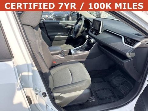 Used 2025 Toyota RAV4 XLE image 9
