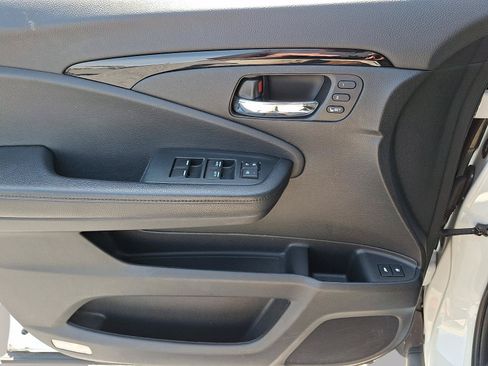 Used 2022 Honda Pilot Touring image 11