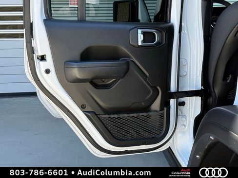 Used 2024 Jeep Wrangler Unlimited Rubicon AWD/4WD image 22