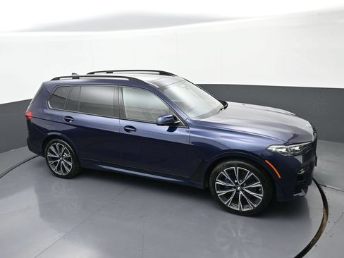 Used 2022 BMW X7 xDrive40i w/ M Sport Package AWD/4WD image 32