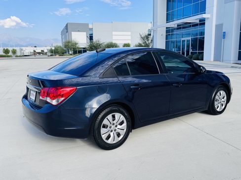 Used 2015 Chevrolet Cruze LS image 5