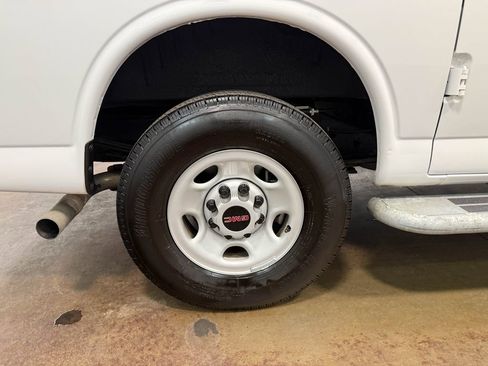 Used 2024 GMC Savana 2500 w/ Driver Convenience Package image 96