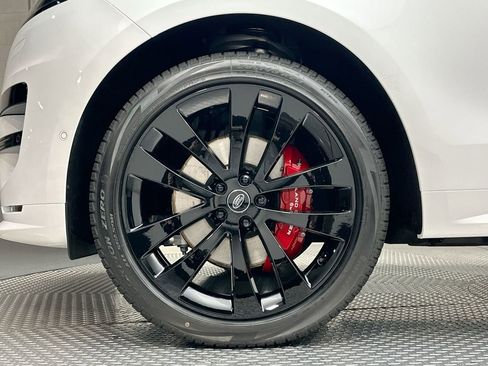 Used 2024 Land Rover Range Rover Sport Dynamic SE image 2