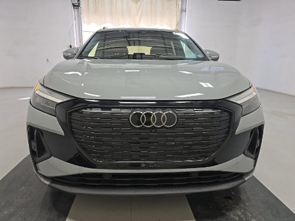 Used 2023 Audi Q4 e-tron Premium Plus w/ Premium Plus AWD/4WD image 2
