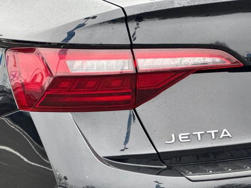 Used 2023 Volkswagen Jetta Sport image 12