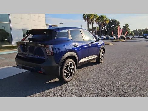 Used 2025 Nissan Kicks SV image 31