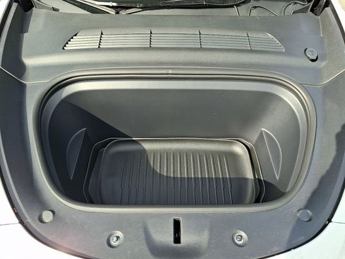 Used 2025 Tesla Model Y Performance AWD/4WD image 29