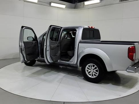 Used 2016 Nissan Frontier SV RWD image 12
