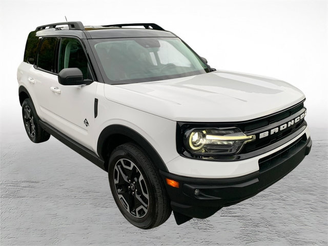 Used 2022 Ford Bronco Sport Outer Banks w/ Tech Package AWD/4WD image 8