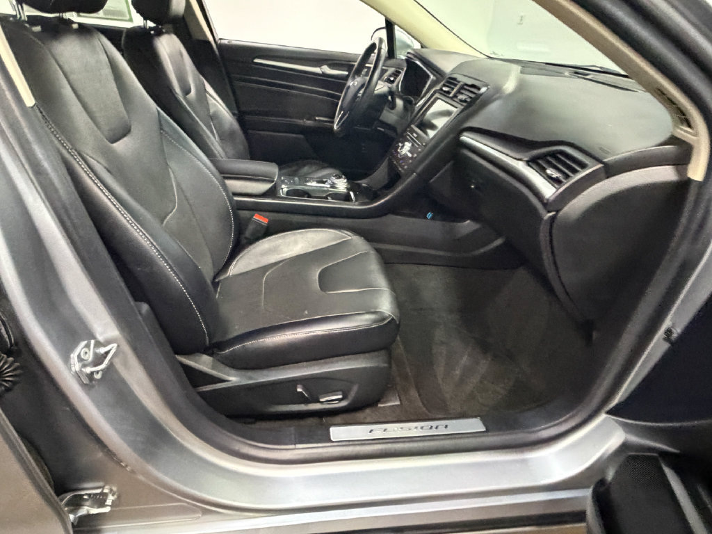 Used 2020 Ford Fusion Energi Titanium FWD image 64