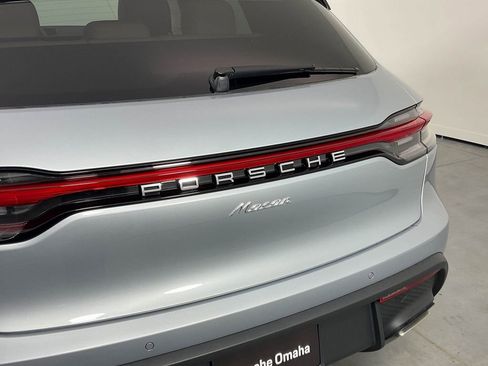 Certified 2025 Porsche Macan AWD/4WD image 12
