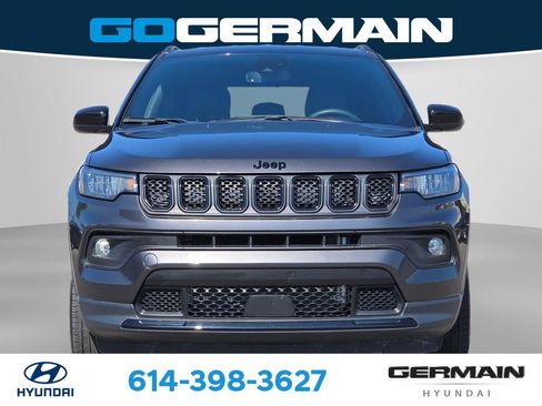Used 2023 Jeep Compass Latitude w/ Convenience Group AWD/4WD image 2