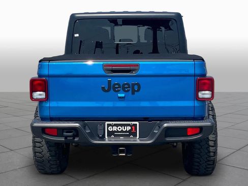 Used 2023 Jeep Gladiator Sport AWD/4WD image 5