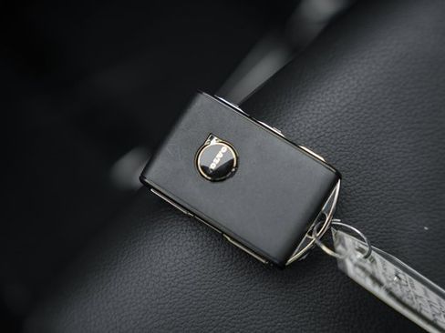 New 2026 Volvo XC40 B5 Plus w/ Protection Package Premier image 45