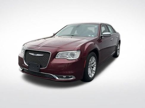 Used 2016 Chrysler 300 C RWD image 3