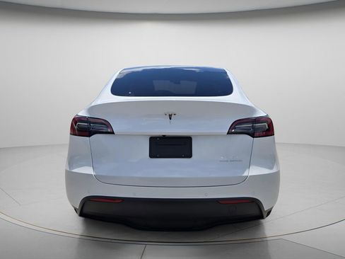 Used 2022 Tesla Model Y Long Range AWD/4WD image 6