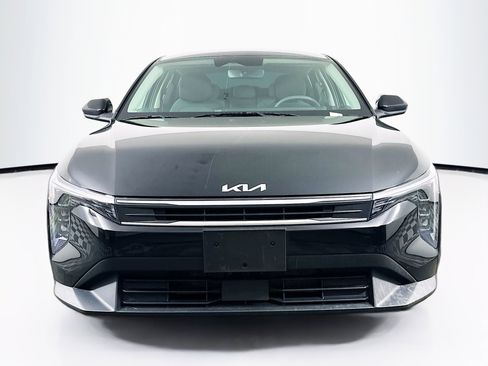 Used 2025 Kia K4 LXS FWD image 2