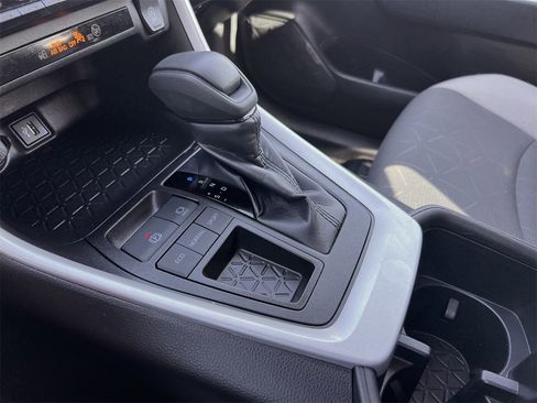 Used 2025 Toyota RAV4 XLE image 19