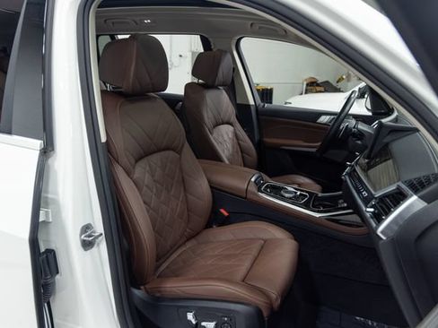 Used 2026 BMW X7 xDrive40i AWD/4WD image 25