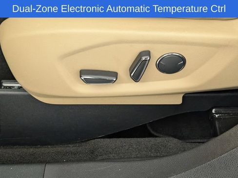 Used 2017 Ford Explorer XLT w/ Equipment Group 202A AWD/4WD image 16